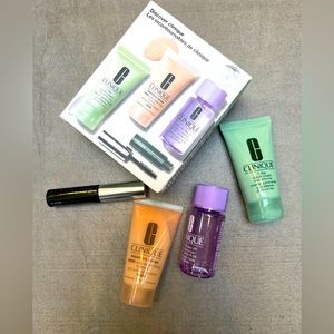NIB Clinique set of 4 fab items - for travel or to experiment w products!
